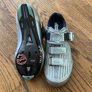 Bontrager Women’s Cycling Shoe 37.5 (delta)